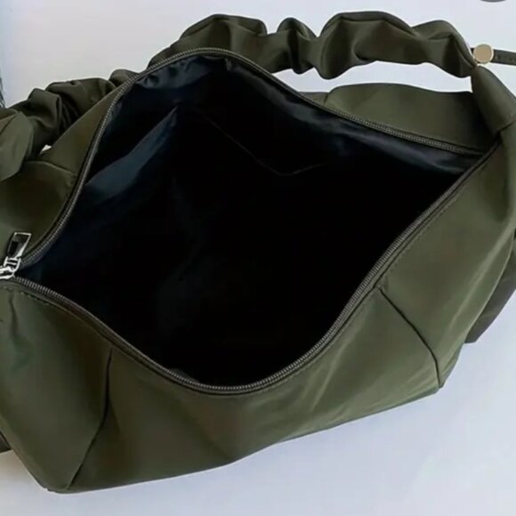 ARMY GREEN NYLON HAND BAG. - Picture 4 of 4